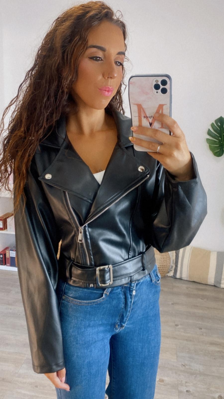 CHAQUETA POLIPIEL NEGRA