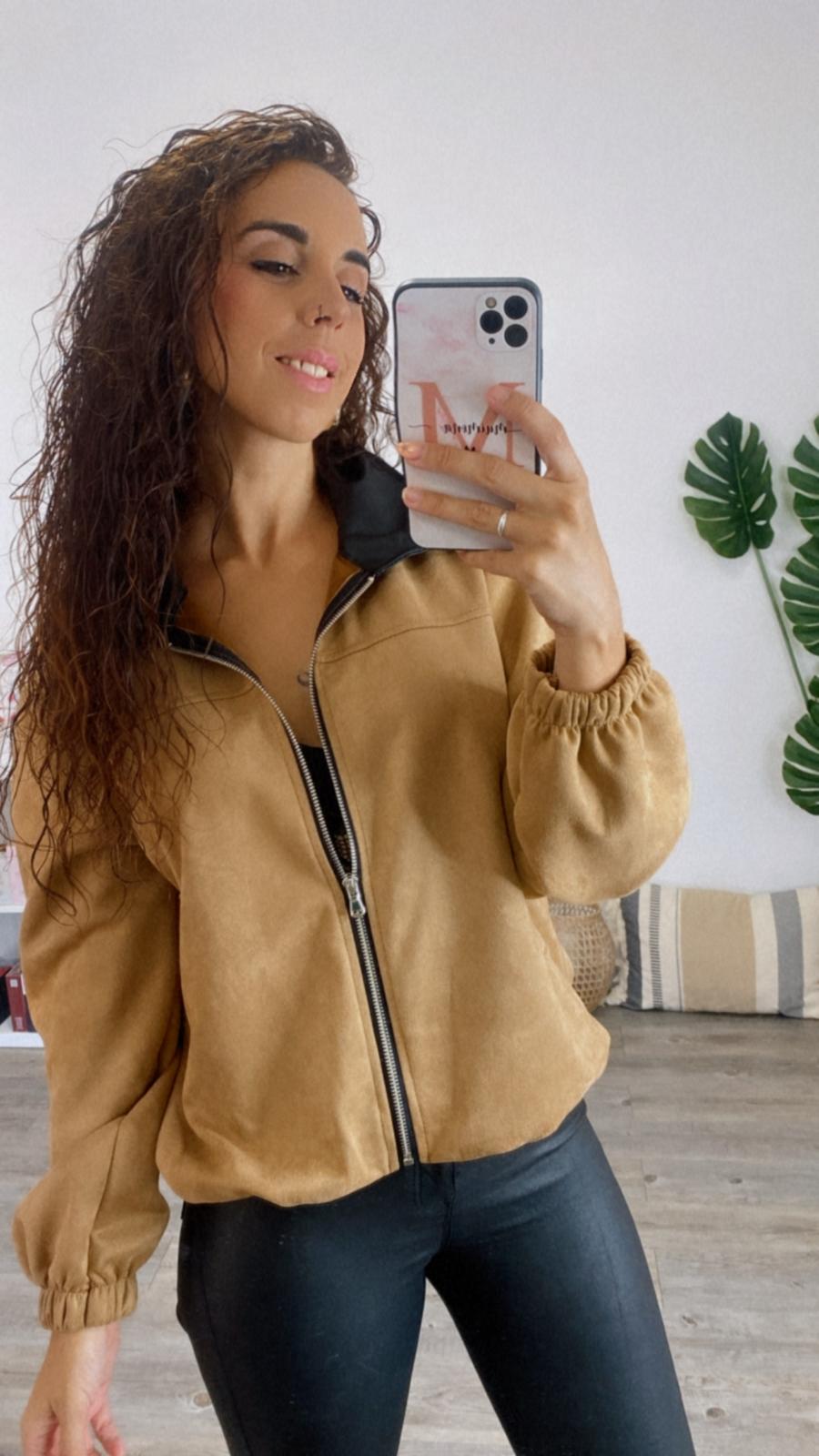 BOMBER LAURA